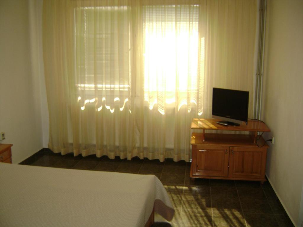 Hotel Montana Room photo
