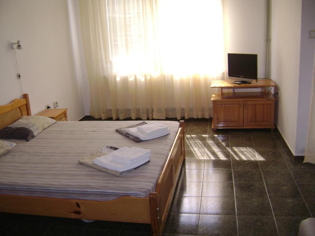 Hotel Montana Room photo